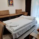 луксозен в комплекс маунтин лейк: смолянски езера Apartment