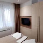 луксозен в комплекс маунтин лейк: смолянски езера Apartment