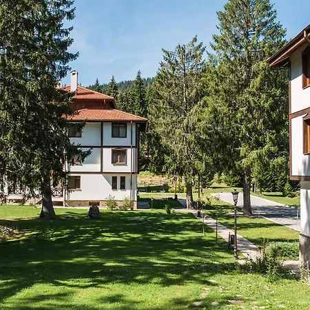 луксозен в комплекс маунтин лейк: смолянски езера Smolyan