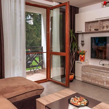 луксозен в комплекс маунтин лейк: смолянски езера Apartment Smolyan