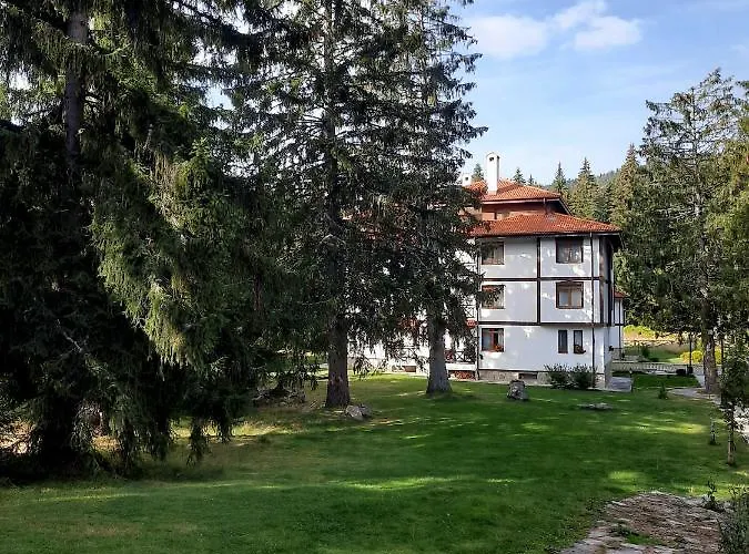 луксозен в комплекс маунтин лейк: смолянски езера